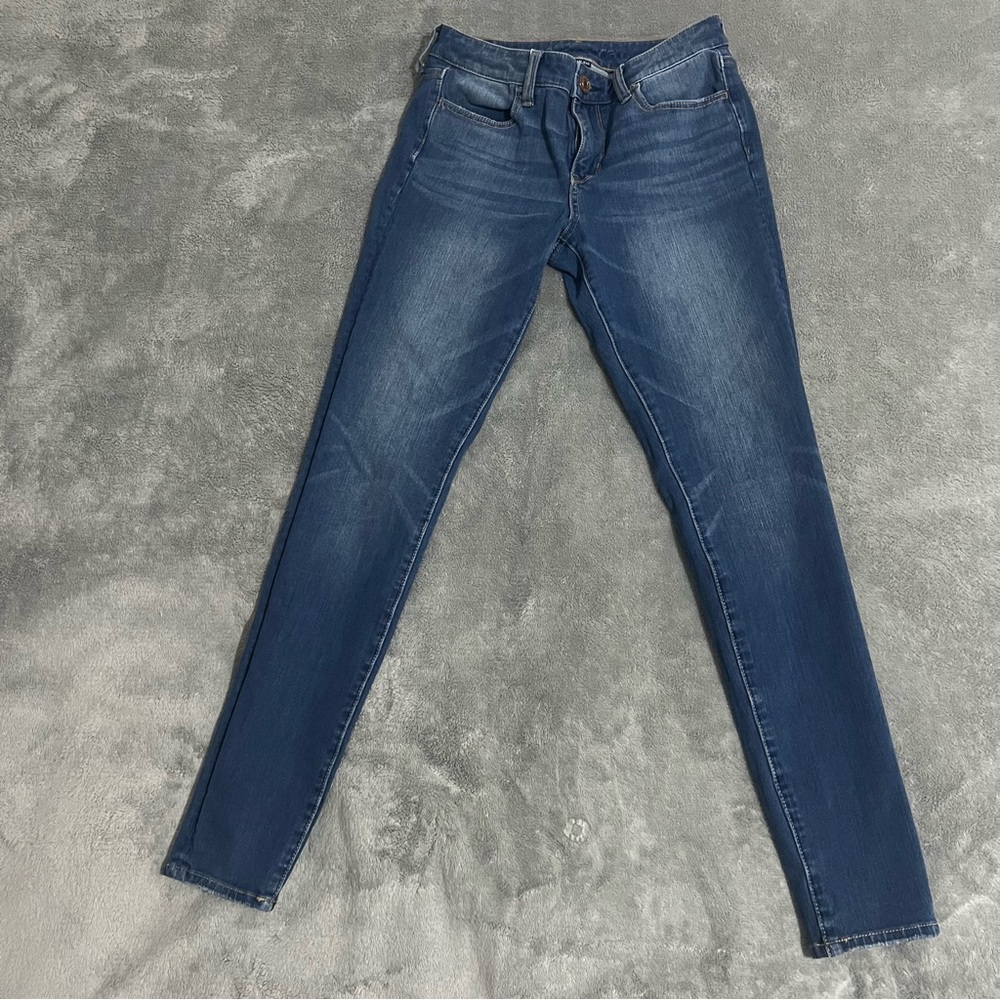 American Eagle Jeans • stretches • in good condition.
